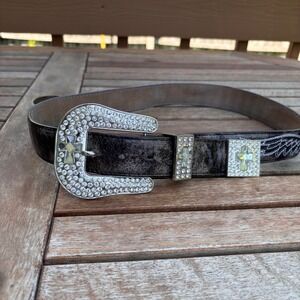 Nocona Belt Womens 34 Distressed Leather Cross Rhinestones Angels Wings Western